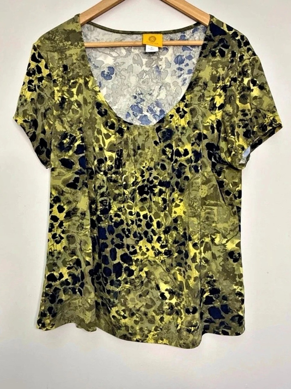 Ruby Rd. Animal Print Short Sleeve Top in Green & Blue XL